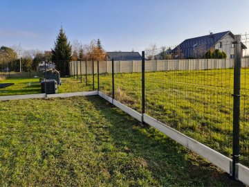 Realizace – 3D plotové panely a podhrabové desky | Střeň