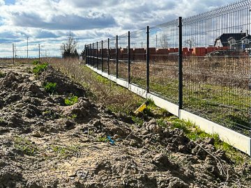 Realizace – 3D plotové panely a podhrabové desky | Kamenný Újezd