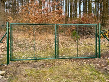 Realizace – čtyřhranné pletivo a brána | Lanžov